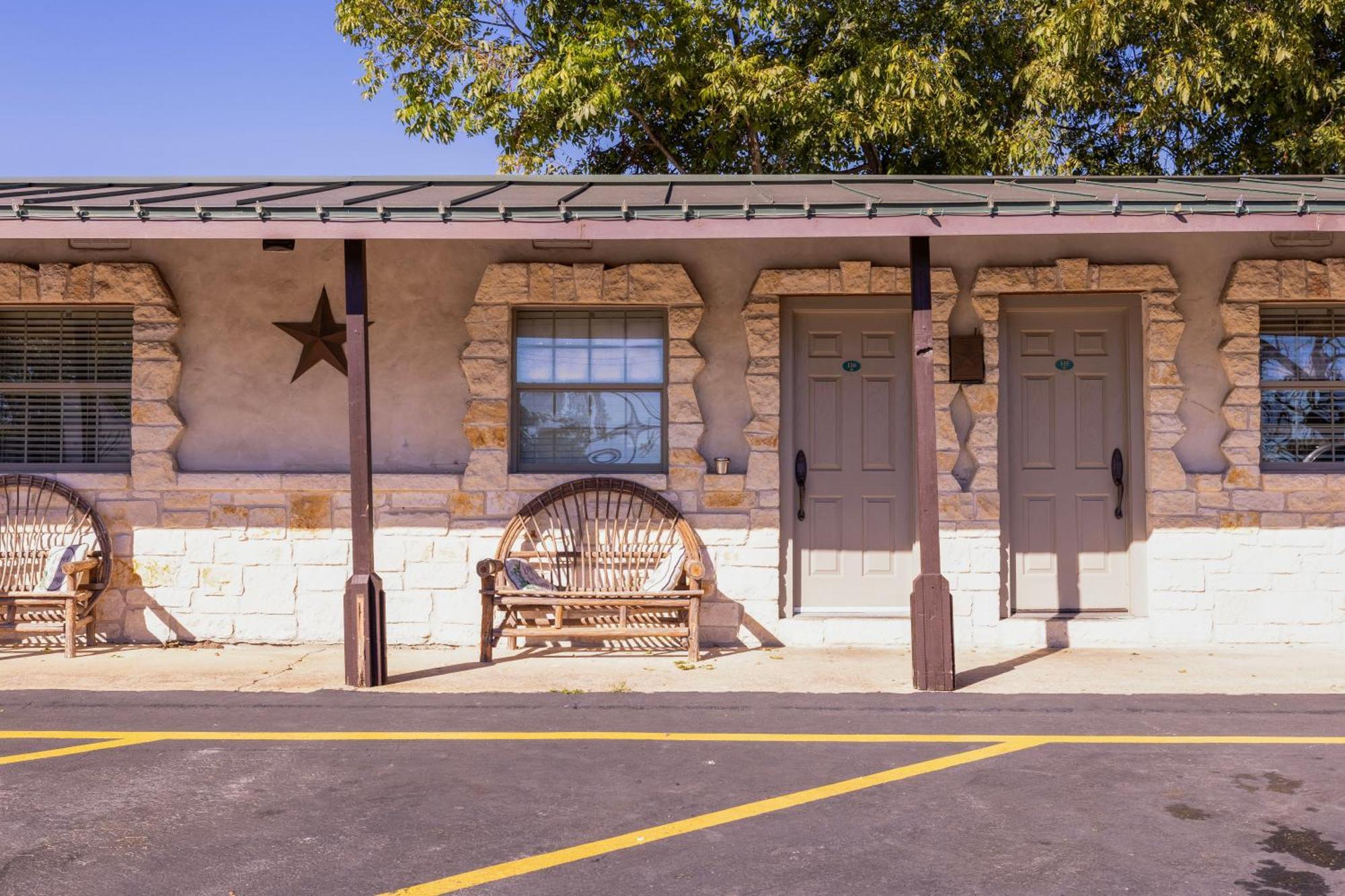 Country Inn Motel Fredericksburg Exterior foto